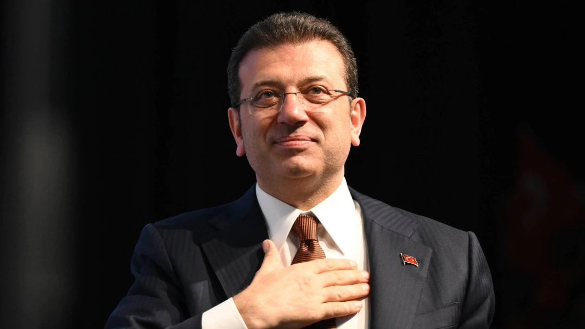 Ekrem İmamoğlu:

“Attığım her adımı takip ettiğinizi biliyorum, aldığım nefesi biliyorsunuz. Hakkımda hiçbir şey bulamadınız, bunu da biliyorum.

Binlerce müfettiş, savcı, soruşturma, inceleme, dinleme, kayıt, takip vs hepsi boş çıktı.

Montajcılık sizin en iyi bildiğiniz iş,