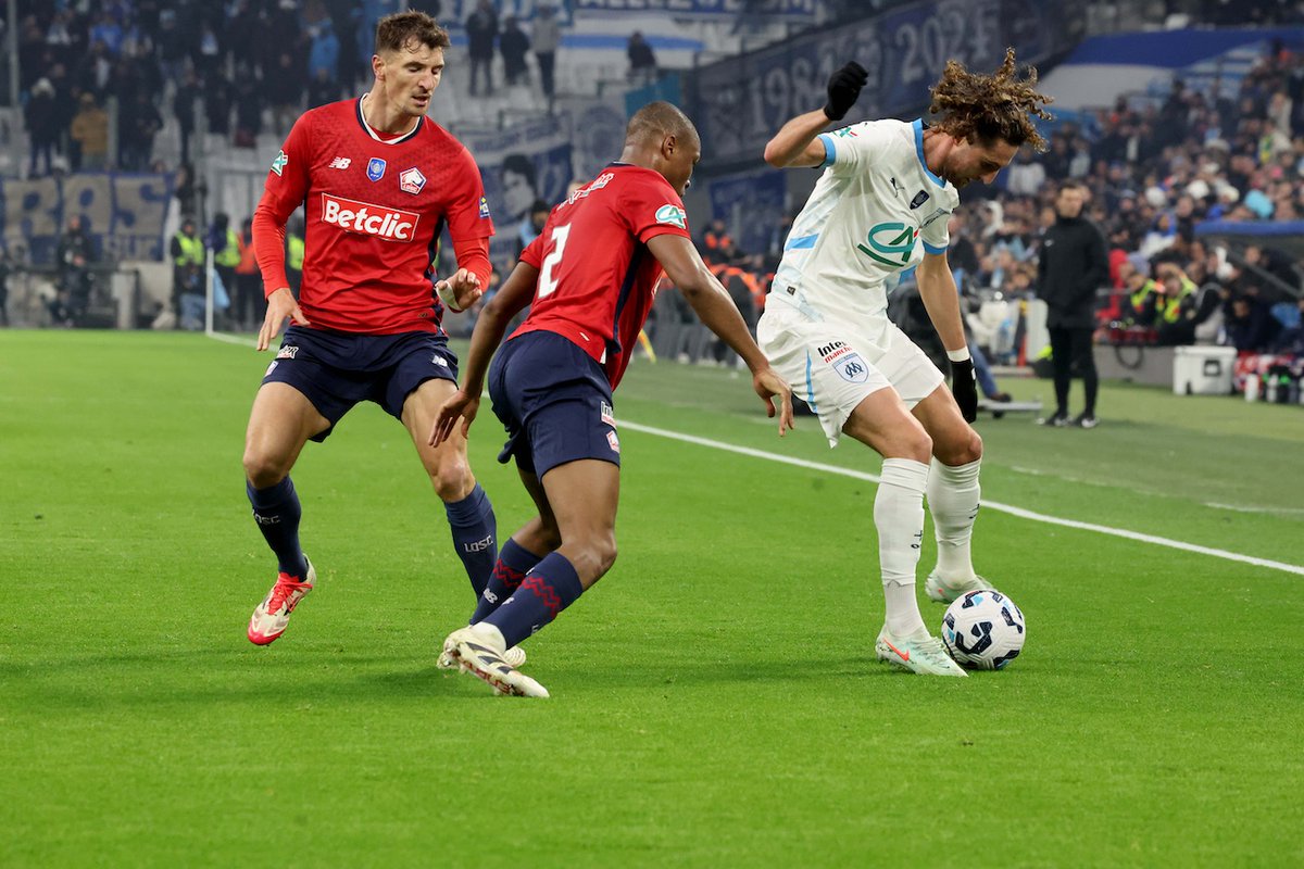 ⚽️L’OM a encore son destin entre les mains (1-1) :
Les Marseillais laissent filer 2 points précieux dans la course à la Ligue des champions, mais conservent tout de même la 2ème place à l’issue de cette 32e journée.
👉tinyurl.com/y6dmppuk
#LOSCOM  #OlympiqueDeMarseille