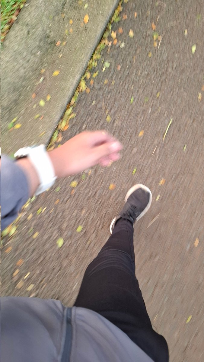 sideofseren's tweet image. tudeys running