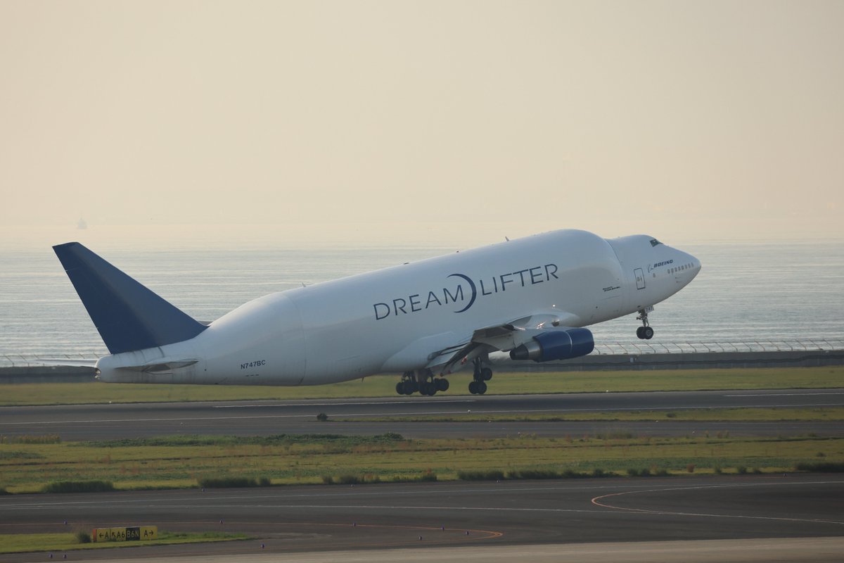 ryuukan96's tweet photo. １号機２号機をR6mk2３号機４号機を90Dで撮ったものに差し替え
#ファインダー越しの私の世界 #セントレア写真部 #ドリームリフター #centrair #N747BC #N780BA #N249BA #N718BA #Dreamlifter #EOS90D #EOSR6MarkII https://t.co/IydYTUW7qU