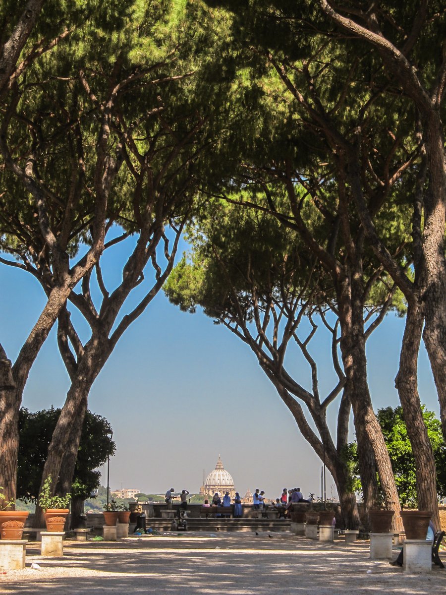 There is a whole green side of Rome not to miss—escape the bustle and crowds to explore the Italian capital's most beautiful gardens and luscious parks: bit.ly/3HXN6hk