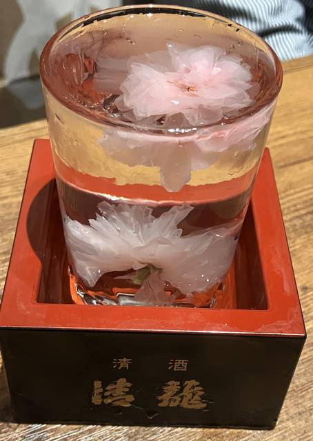 スマホに全く撮影した記憶が無い写真が何枚かあるんですけど
誰が撮ったんでしょうか?!(おまえだよ) 