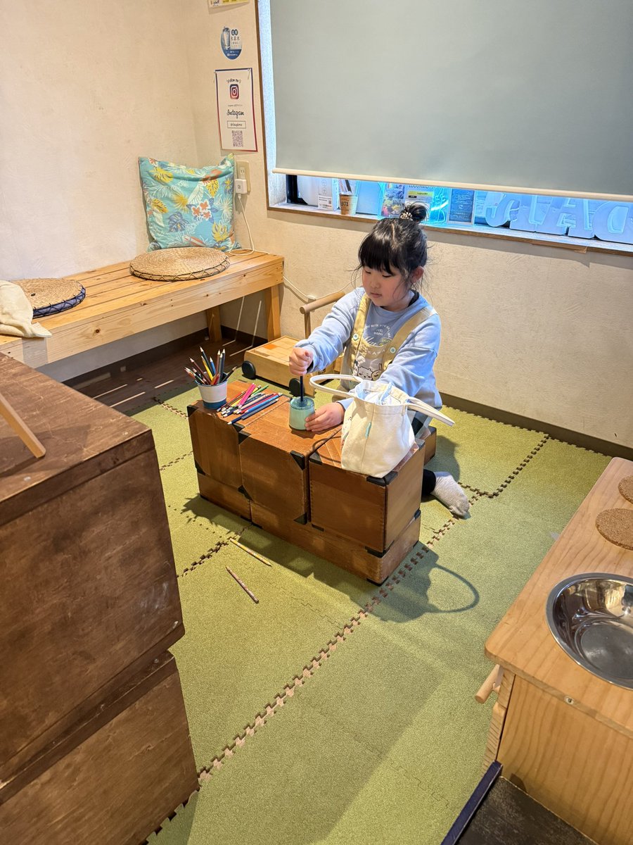 Loughmo2's tweet photo. 【1日限定こあ保育園👶】

明日、5/6(火)はラフもの一部スペースにて
1日限定『こあ保育園』を開園します❗️

小さい子の面倒を見るのが好きな娘がやりたいことの一つである保育園をやらせてあげたいので、GWも最終日ですがぜひお子様連れでお越しくださいませ🙏
#ラフも
#こあ保育園
#gw最終日 https://t.co/O6n8Rvior7