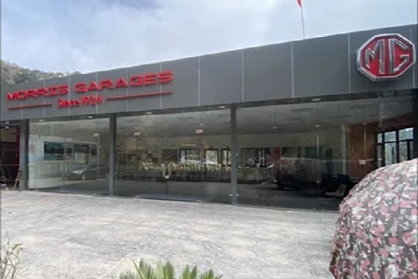 guru_drive's tweet image. MG Windsor PRO Will Come Equipped with Vehicle to Load and Vehicle to Vehicle feature

testdriveguru.com/mg-windsor-pro…

@MGMotorIn #MGWindsorPRO #DriveTheFuture #V2LTech #V2VCharging #SmartDrive #EVRevolution #MGIndia #IntelligentCUV #EVTech #GreenMobility #PowerOnTheGo @guru_drive