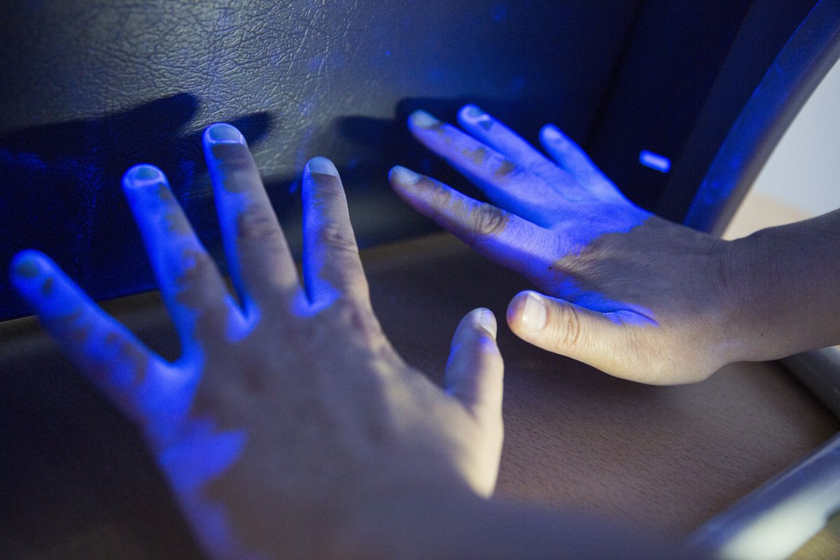 Zum #Welthändehygienetag, der alljährlich am 5. Mai begangen wird, macht das #UKL auf die Bedeutung einer konsequenten #Händehygiene für Krebspatient:innen aufmerksam.  Für sie und ihre Angehörigen findet am 15. Mai ein Aktionstag zu diesem Thema statt:  
uniklinikum-leipzig.de/presse/Seiten/…