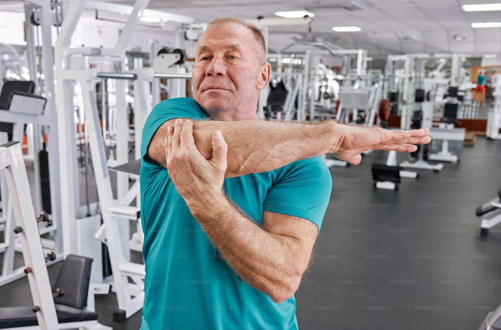 drdozellodc's tweet photo. Tendon Injuries - Weight Lifters Aged 55 and Above
 #tendoninjuries #tenniselbow #achillestendinopathy #weightlifting #weighttraining #seniorsfitness #seniorsexercise #seniorsweightlifting #geriatricsweightlifting #fitness #exercise #health #bodybuilding https://t.co/8IWLV3If46 https://t.co/mHWHIl1v5R