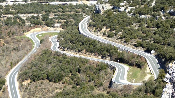 "Carreteras que son y un patrimonio. El caso de la N-623 Burgos-Santander como ejemplo de carretera paisajística" 

✍️  Francisco Javier Saiz Barrio 

Descarga: acortar.link/nl8poB