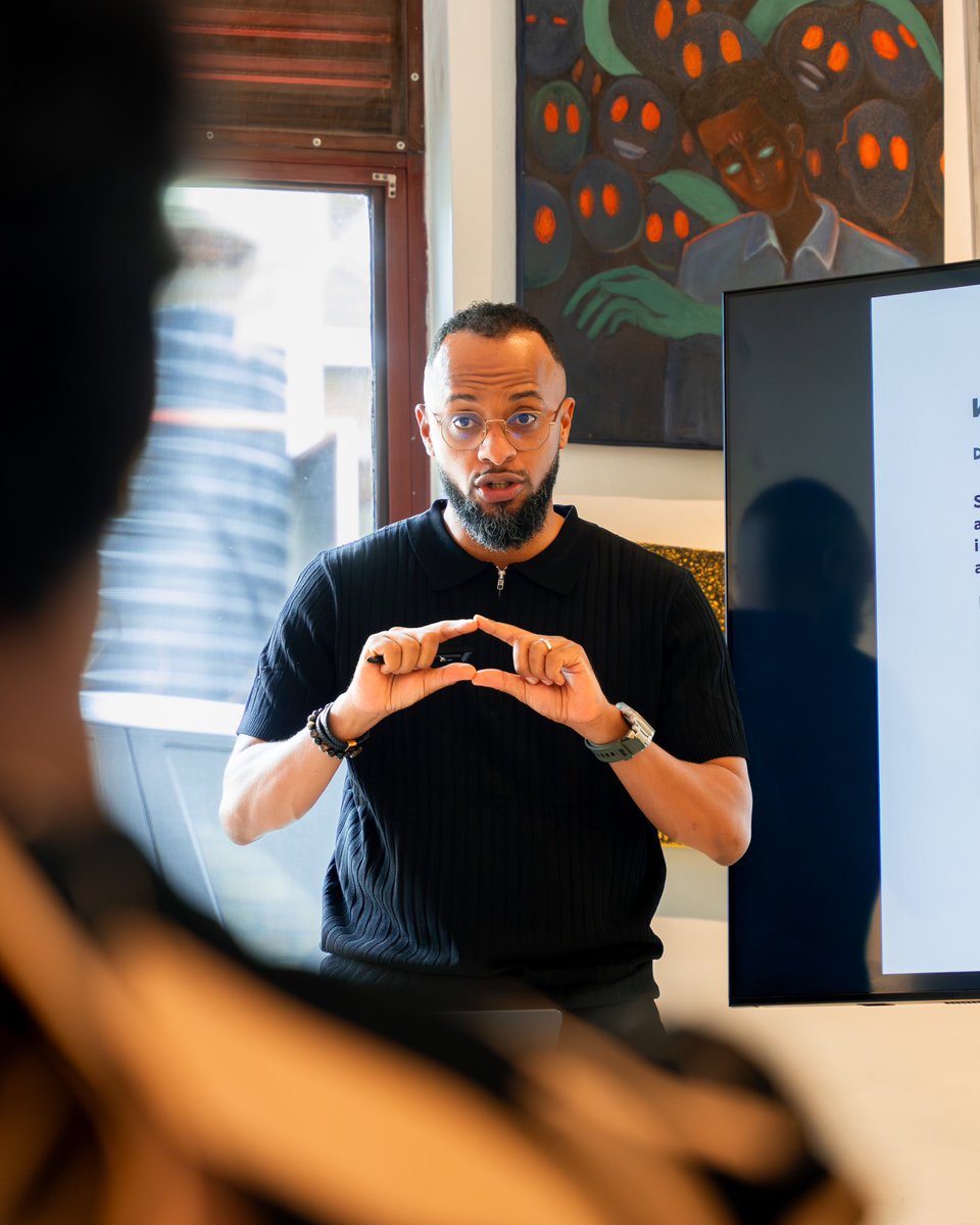 multimediahubRW's tweet photo. Kicked off Day 1 of the #CreativeTalents masterclass with @malikshaffy . Learning how to stand out with content and storytelling. 🎬 https://t.co/OjprzkqIgn