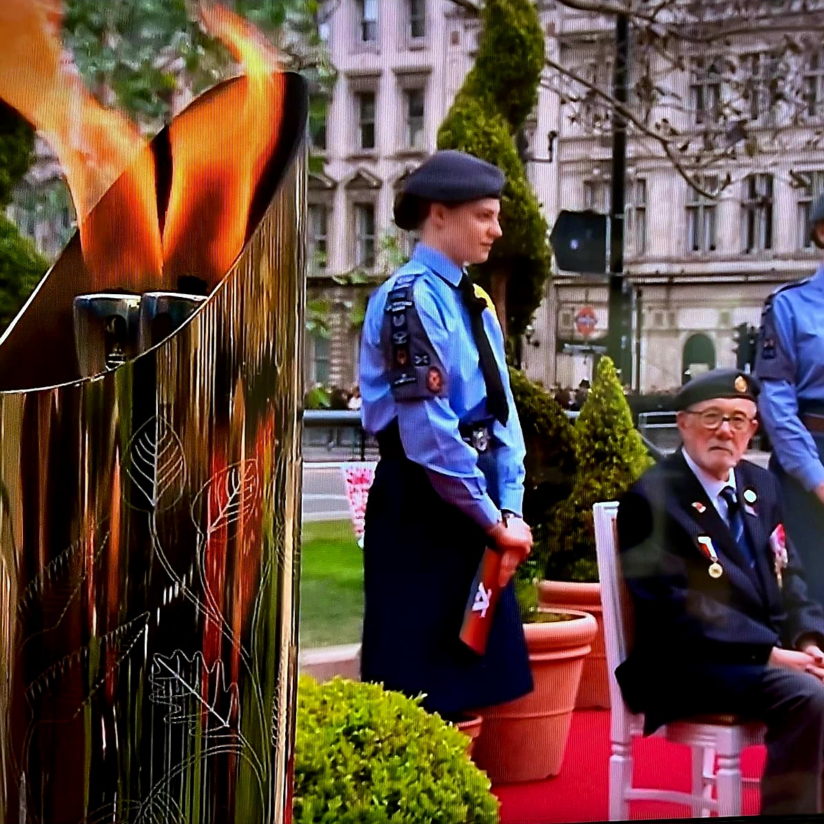 Our Torch for Peace at the VE Day 80 procession in London!

Our Torch was presented to veteran Alan Kennett, who will turn 101 at the end of this month. The procession then started at Parliament Square.

#VE80 #VDay80 #VJ80 #Victory80