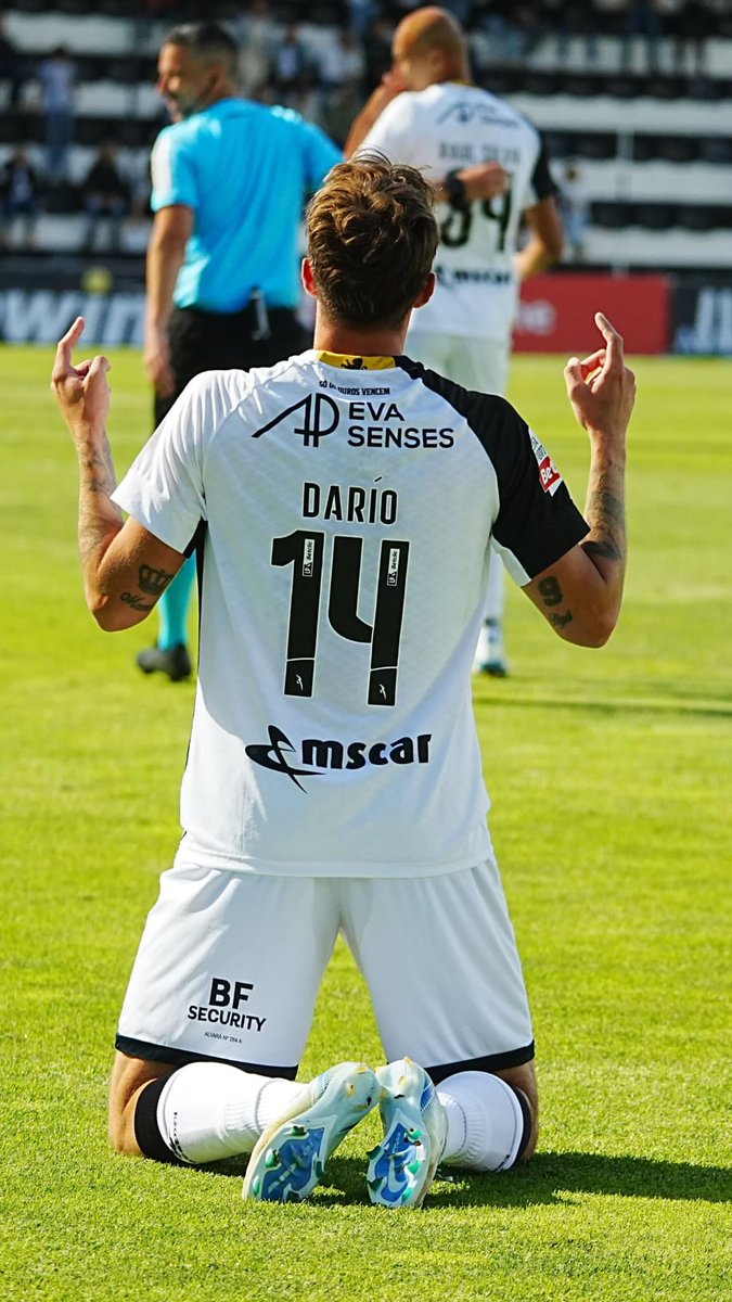 Seguimos creyendo y trabajando hasta el final 🖤 <a href="/SCFarense_/">SC Farense</a> 🤍 #SóOsDurosVencem
