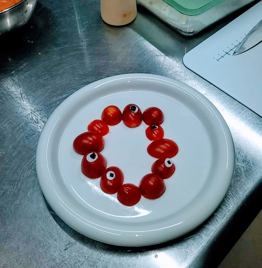 昔々、シマダタモツに提供した目玉のトマトサラダ

大阪万博楽しそう

2020年の夏の思い出

#シマダタモツ #大阪万博 #大阪万博のロゴマーク #ミャクミャク #ミャクミャクの素材