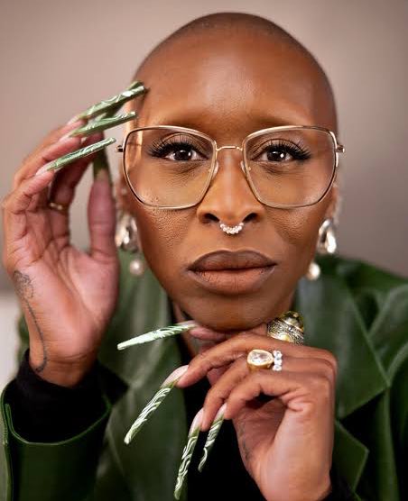 Oli London tweet media