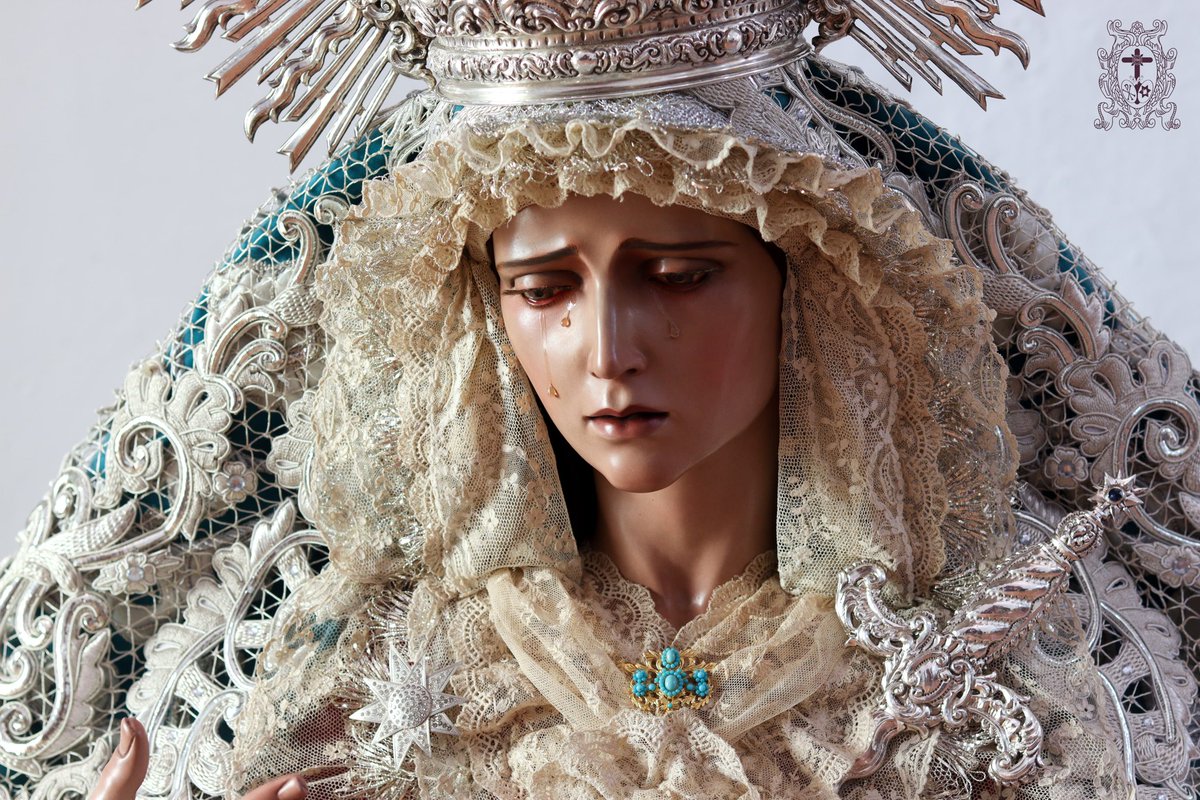 "Ella es Madre de la Iglesia, Estrella de la evangelización, dulzura y esperanza nuestra" (San Juan Pablo II, 1992).
Mes de Mayo, mes de María. Es lunes de #saludyestrella💜⭐️

Foto: Carlos Hermoso
