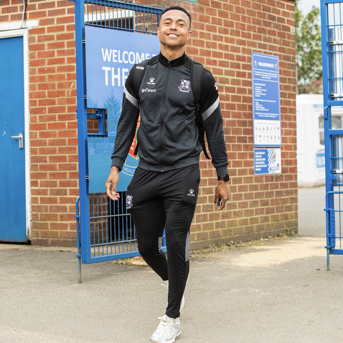 Wealdstone FC tweet media