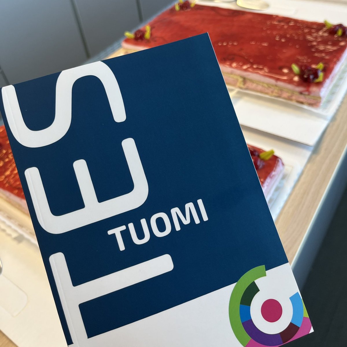 Tuomi (@tuomilog) on Twitter photo Tuomen uusi, yrityskohtainen työehtosopimus TuomiTES astui voimaan 1.5. ja tänään juhlistimme yhdessä sen alkua!
Kiitokset kaikille osapuolille ja erityisesti <a href="/JHLry/">Ammattiliitto JHL</a>:lle hyvästä yhteistyöstä! Tuomen uusi, yrityskohtainen työehtosopimus TuomiTES astui voimaan 1.5. ja tänään juhlistimme yhdessä sen alkua!
Kiitokset kaikille osapuolille ja erityisesti <a href="/JHLry/">Ammattiliitto JHL</a>:lle hyvästä yhteistyöstä!