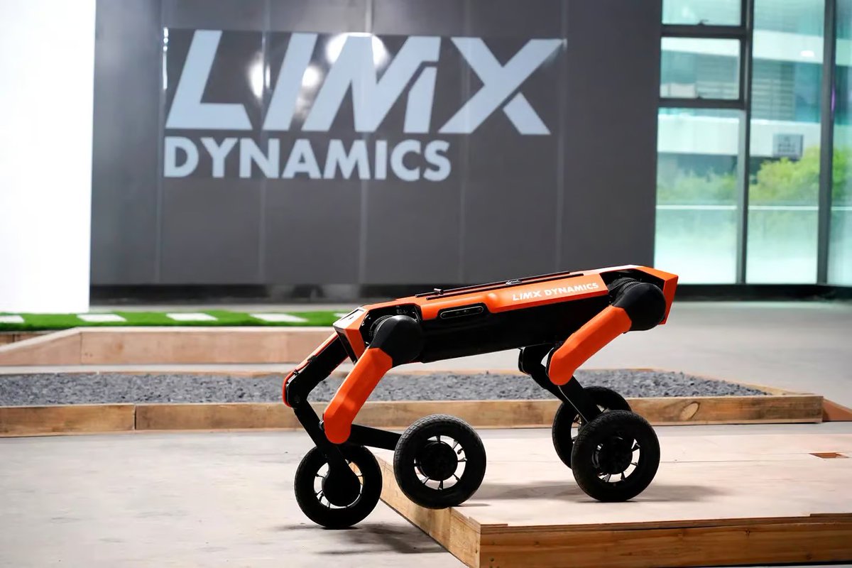 UsmanAnzaar's tweet image. 11/ LimX Dynamics also has other robots, including the W1 quadruped robot. The W1 is notable for its ability to stand and walk upright on two feet, rolling on its hind legs with wheels.  #QuadrupedRobot #W1