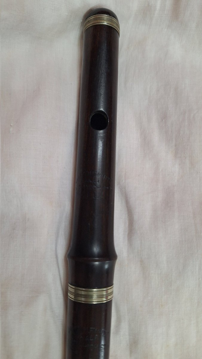 LMHistory's tweet image. Found today...Mid 19th Century silver mounted Rosewood, single key Bb Flute/Fife made by JH Ebblewhite of 25 High Street Aldgate London.

It must be good as I could get a note out it!
That note was Bb 😁
Needs a new pad on the