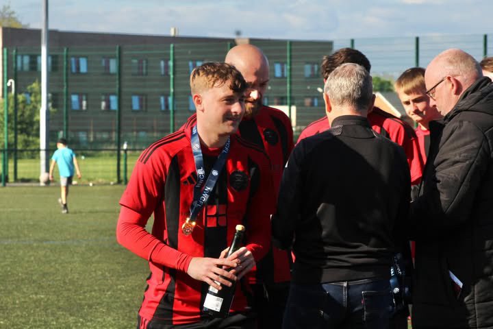 douglastom03's tweet photo. Some day and some season ⚽️❤️ - @lowerbreck https://t.co/9TfDoBApSD