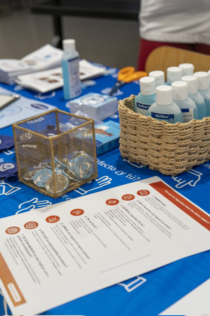 hmoradebre's tweet image. 🧼👐 Dia Mundial de la Higiene de Mans
Avui hem celebrat aquesta jornada clau amb una taula informativa i pràctica al hall de l’Hospital Comarcal de Móra d’Ebre, i amb la participació activa dels estudiants en pràctiques, que han visitat les plantes per a fer conscienciació.