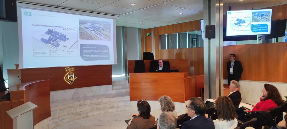 SogamaXunta's tweet image. ♻️ "Aplicamos un #canon máis barato á materia orgánica para incentivar a súa #compostaxe", afirmou Javier Domínguez (#Sogama) no IV Encontro ESGREM en Ibiza.
🔍 Experiencia en compostaxe doméstica e industrial.

👉 f.mtr.cool/vkyumwidsj

#ResiduosOrgánicos #EconomíaCircular