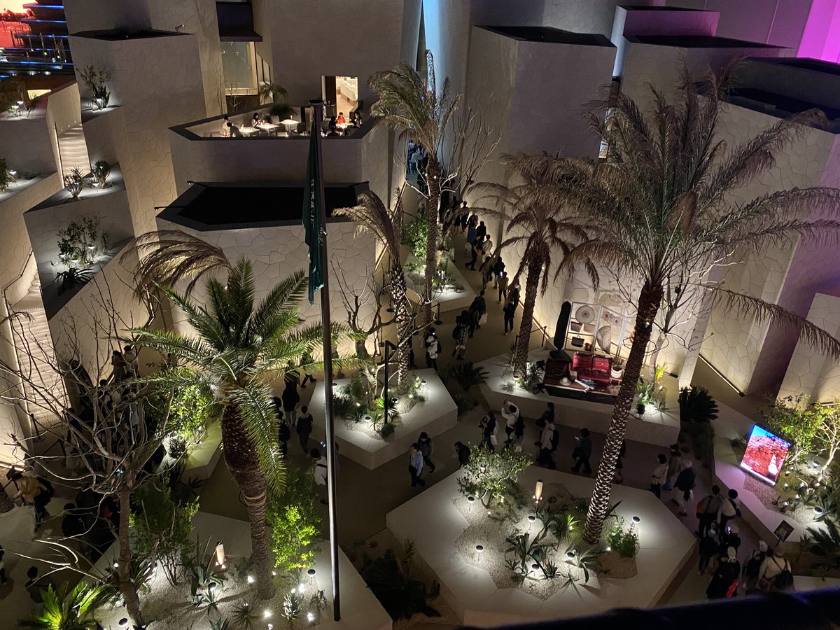 逆にこちらはあまりにも味覚が合う。どれも美味過ぎるが、2枚目のお粥みたいなの大お気に入りだよ。