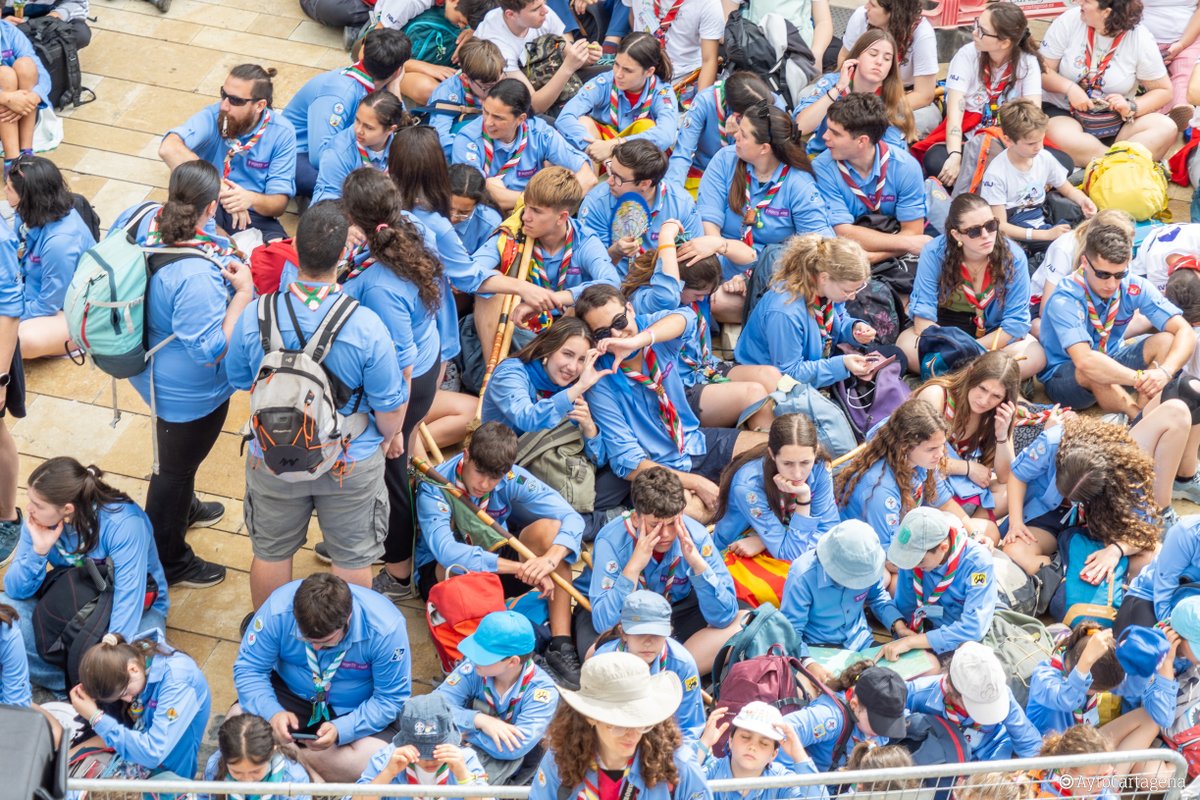 ⚜️Todavía con la resaca emocional del #LFestivalScout, agradecemos a las instituciones y entidades que estuvieron en la inauguración que tuvo lugar en la Plaza del <a href="/AytoCartagenaES/">Ayuntamiento de Cartagena</a> y a la Patrulla de Paracaidismo (PAPEA) que hasta el último minuto estuvo intentando hacer un salto