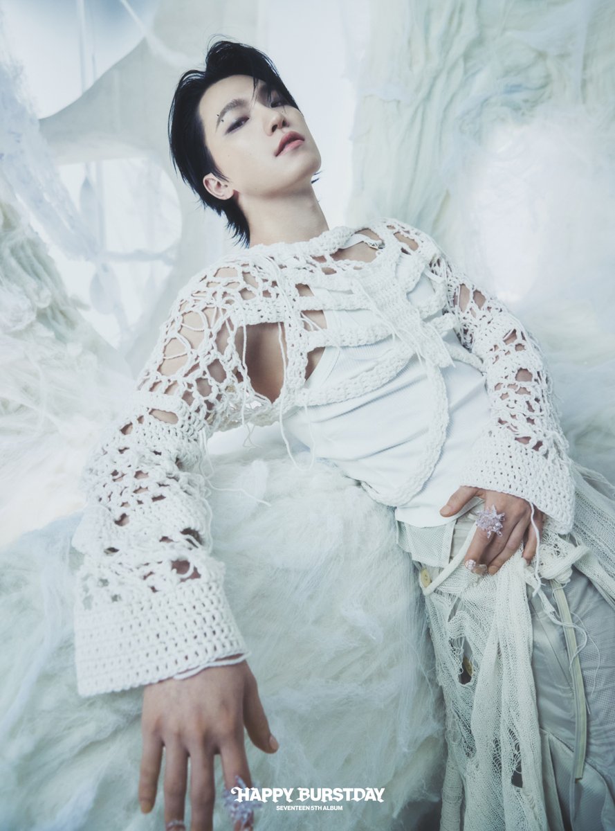 pledis_17's tweet image. SEVENTEEN (세븐틴) 5th Album ‘𝐇𝐀𝐏𝐏𝐘 𝐁𝐔𝐑𝐒𝐓𝐃𝐀𝐘’
Concept Photo Ver.2 NEW MYSELF

#DINO #디노

2025.05.26 6PM (KST) / 5AM (ET)

#SEVENTEEN #세븐틴
#HAPPY_BURSTDAY