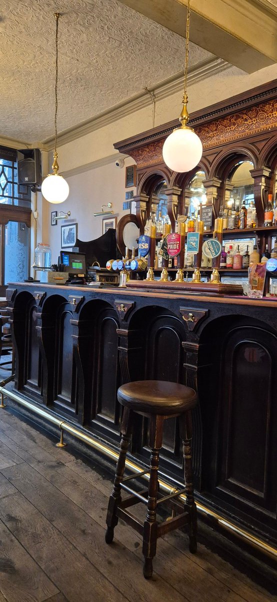 bobtaz75's tweet image. #supportpubs Soho THE SHIP
