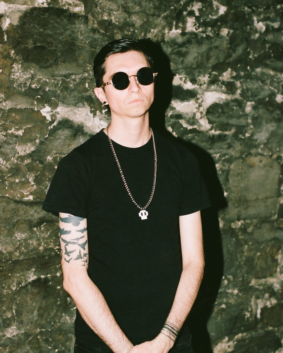 ‘Falsche Daten’ by <a href="/dasmortalmusic/">Das mörtal</a>  drops with a bang, teasing Origins EP!

Get all the details here: technomusic.co/wp-admin/post.…