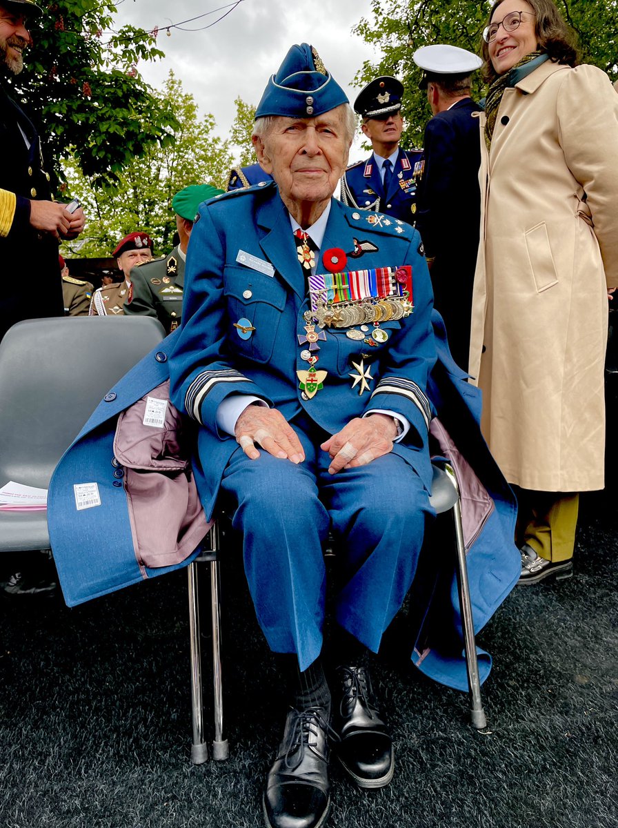 Thank you for your service! Major-general Ricard Rohmer. Rohmer took part in D-Day and the Battles of Normandy, Belgium and the Netherlands. 🇨🇦🤝🇳🇱#Liberation80years #Wageningen