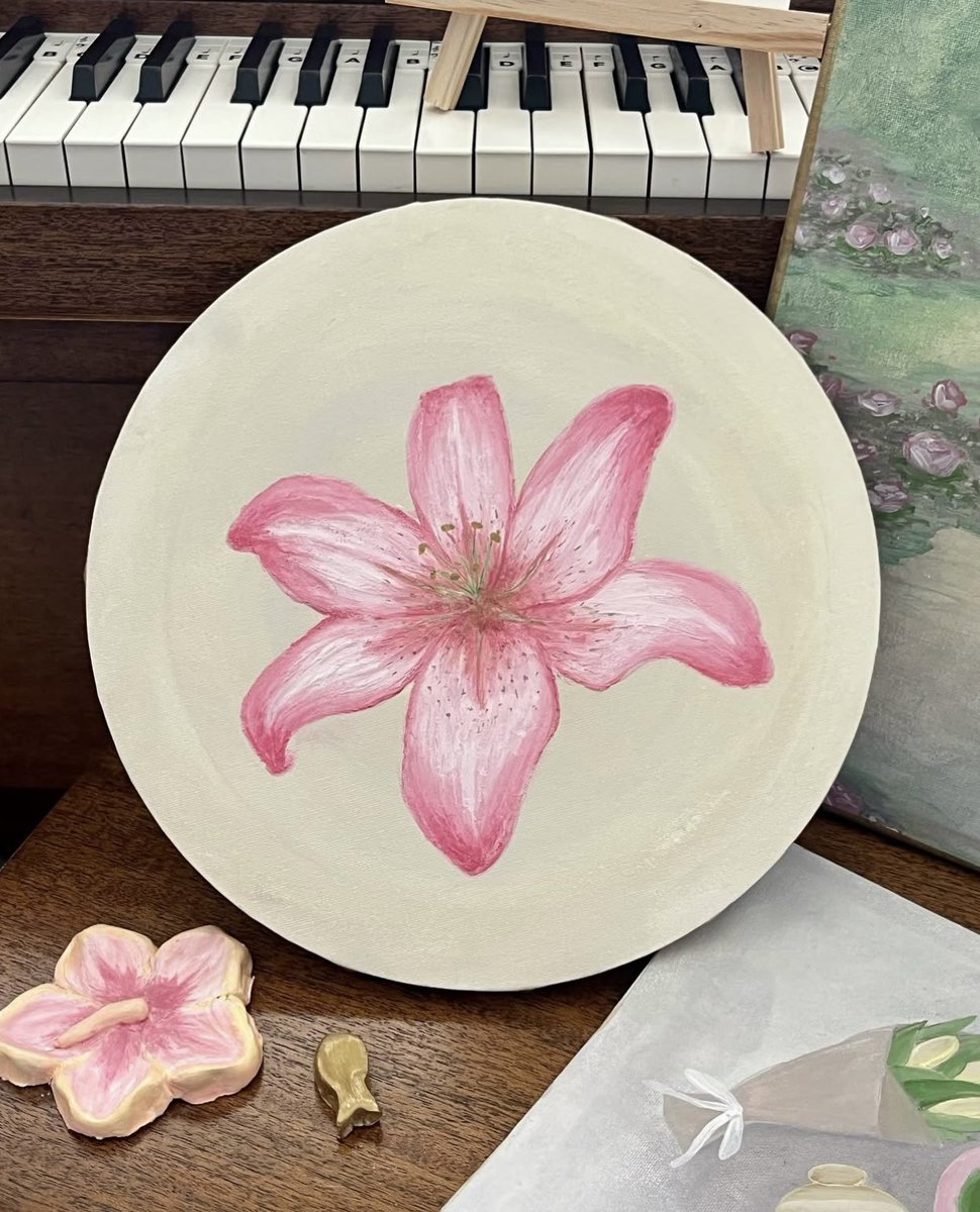 Lily ✮⋆˙ tweet media