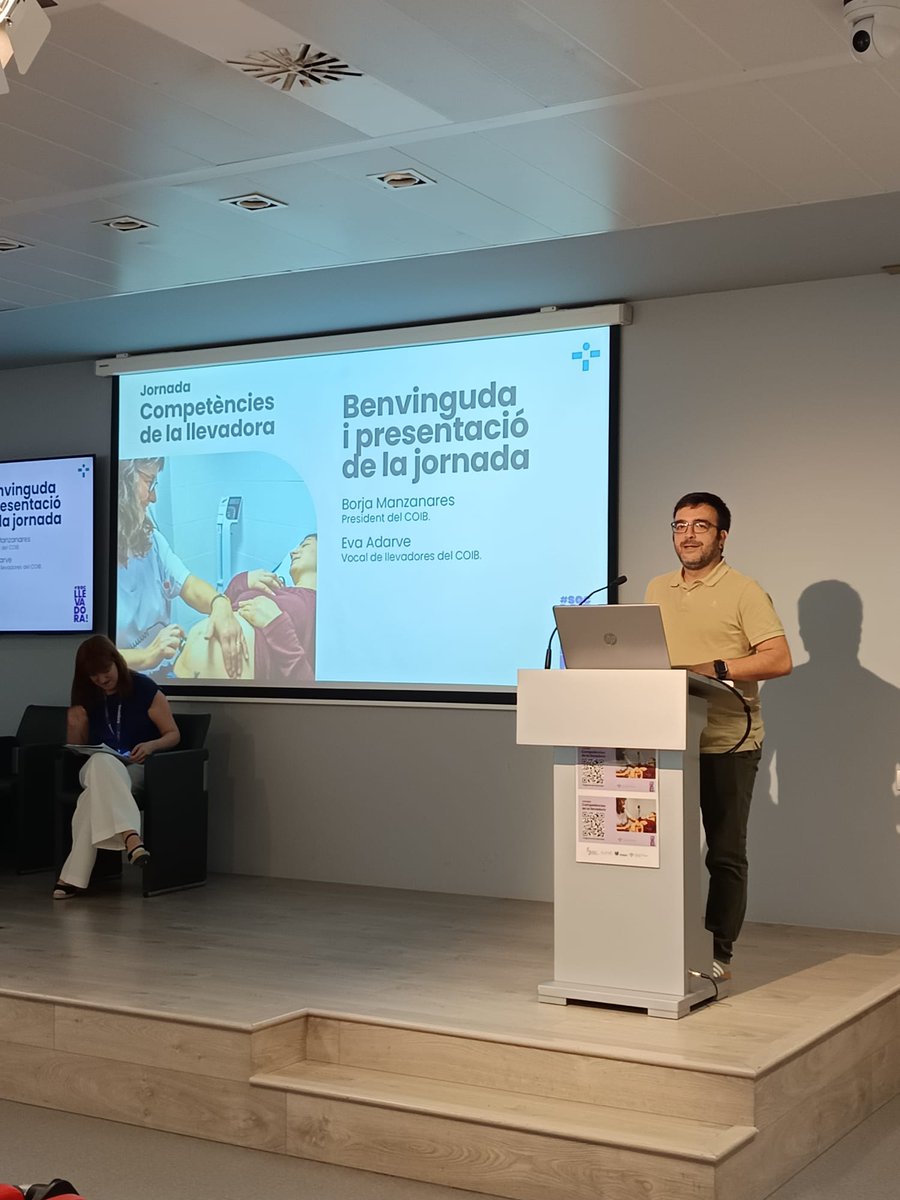 Avui celebrem el dia de la #llevadora!

Comencem la jornada 'Competències de la Llevadora'. Benvinguda per part del president del #COIB <a href="/BorjaManzanares/">Borja Manzanares 👨‍👩‍👧‍👦 🅰️1️⃣</a> , i la vocal de llevadores <a href="/AdarveEva/">Eva Adarve Hidalgo</a>