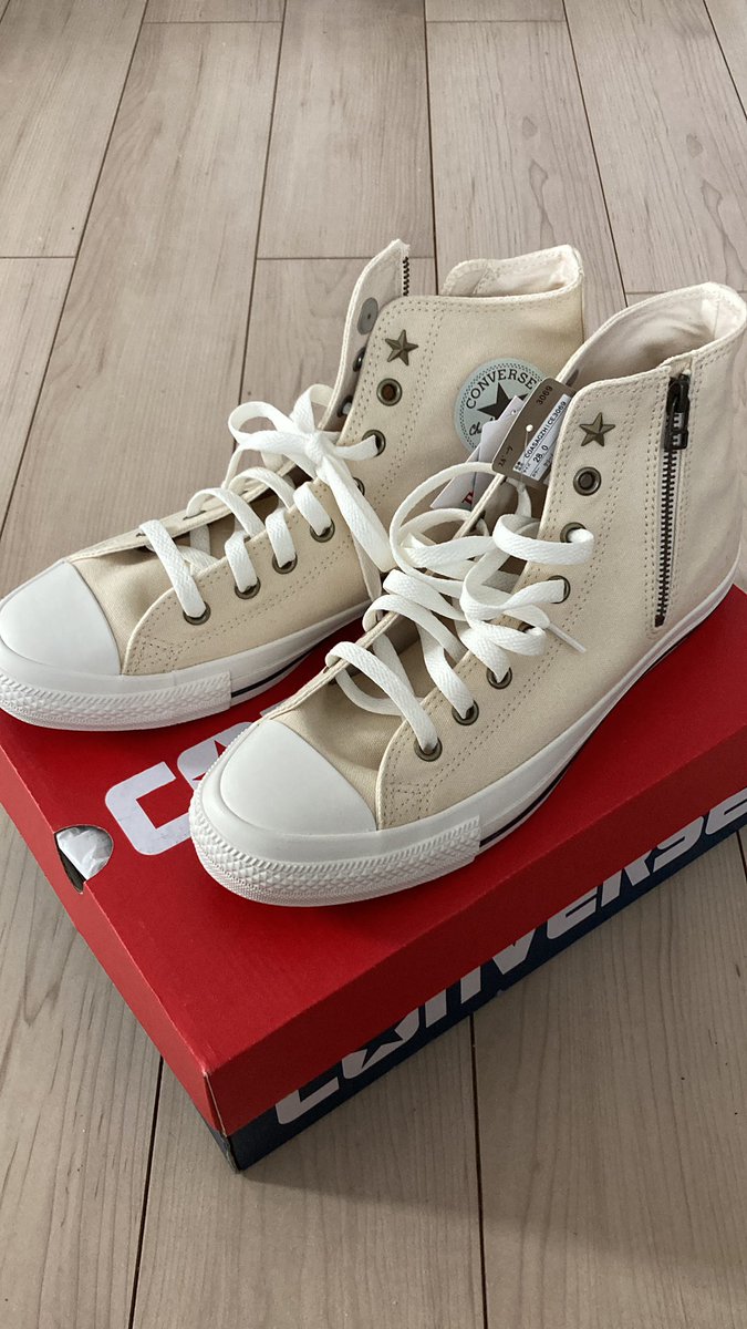 CONVERSE×ドラえもんは高かったので普通にハイカットを探しに行ったら、履きやすそうなzipまで付いてるのを発見してお値段見て驚愕

これで3000円切ってます
安いぜ⭐︎