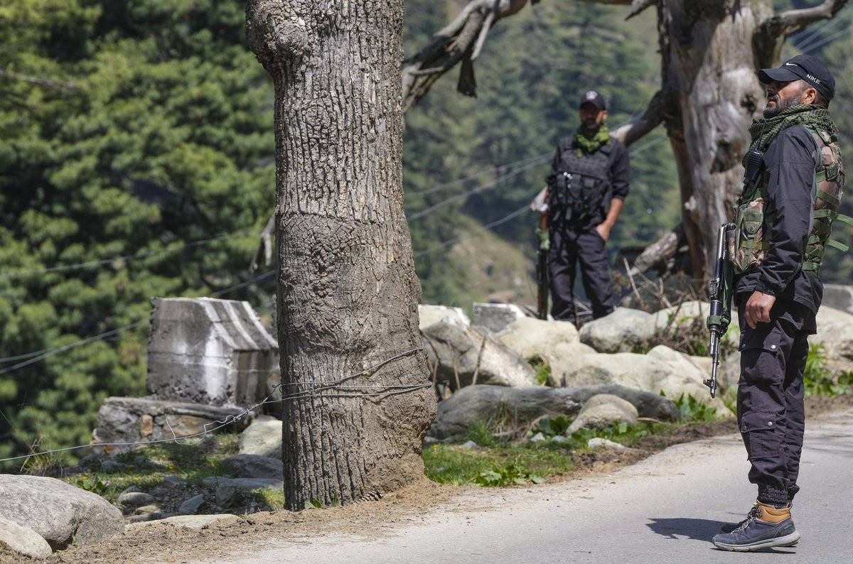 TareenAneesa's tweet image. “So far, 90 people have been booked under #PSA from different parts of #Kashmir,” V. K. Birdi said. “As many as 2,800 OGWs have also been detained. The crackdown against #OGWs and people with inimical mindsets will be intensified further in the coming days.”