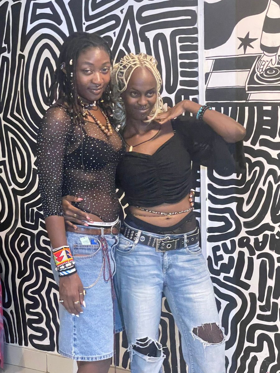 Linqueen9's tweet image. 😋😋