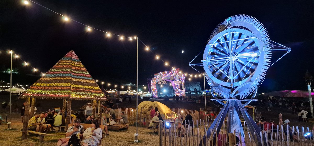 TheGlastoThingy's tweet photo. There have been 3 announcements made on May Day Bank Holiday, Theatre and Circus in 2024, Left Field in 2016 & Shangri-La in 2017.
Will we get another today?
#ThereIsNoPattern #Glastonbury https://t.co/cIDYiyemMi