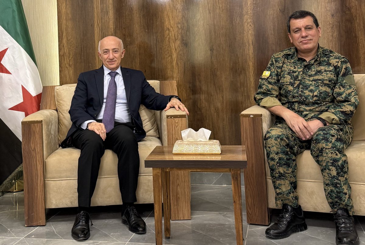Visiting NE Syria (Rojava) at an historic time. Impressed by its security, tranquility &amp; people's generosity.

Everyone emphasised: Syria must remain united, deserves stability &amp; lasting peace. Decentralisation will guarantee Syria's integrity &amp; prosperity. Need dialogue not wars