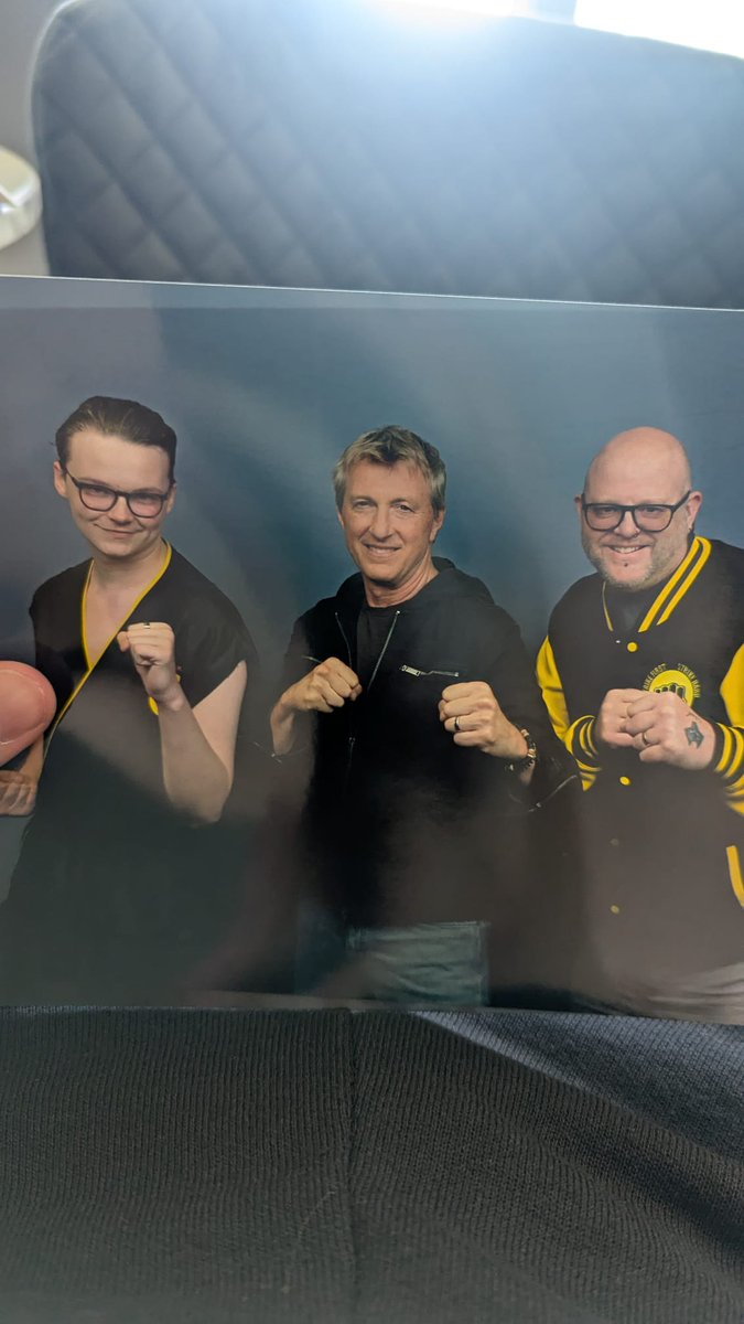mcloub's tweet photo. Wow i can't quite put into words what this meant to my son Ben his 16th birthday meeting his fave Cobra kai senseis @ralphmacchio you made his universe!! @WilliamZabka just wow!! Thankyou both!! https://t.co/PdY6ZLGLoH