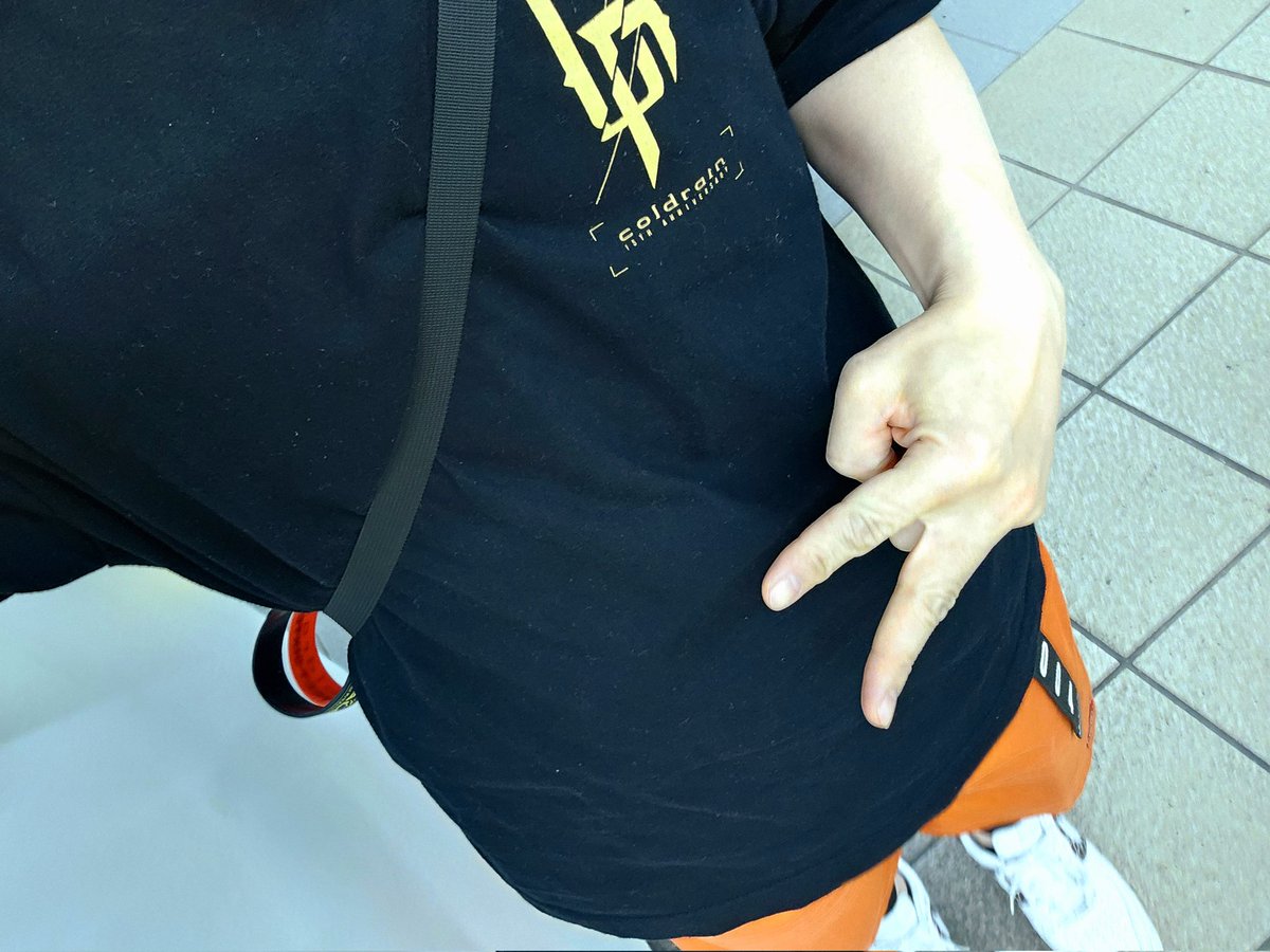 amicava57's tweet image. ほんこち
トライアングルんとき仕事で会えんかったけんリベンジきた！！！
ポケットの底から砂いっぱいでてきたけ外にまいてゴリホにもトライアングルのお裾分けした！！！
遊んでくる！！！
#coldrain #NeckDeep  #SHADOWS