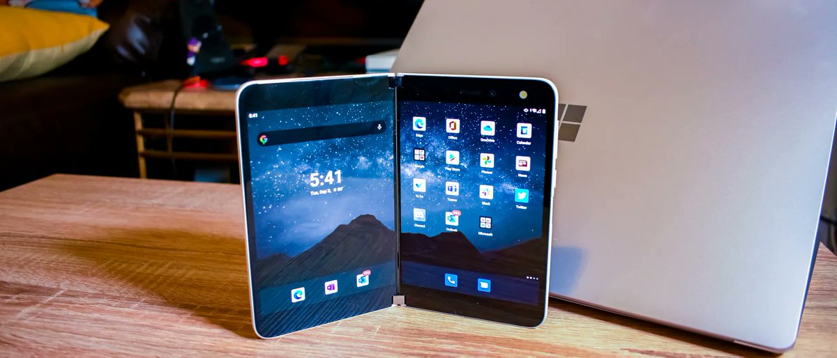 Priya_xg's tweet image. Dual screens. Double the productivity. 💡 The Microsoft Surface Duo breaks the mold with its dual-display design—effortless multitasking, seamless app switching, and the best of Android + Microsoft.

#SurfaceDuo #DualScreen #MobileProductivity #MicrosoftInnovation