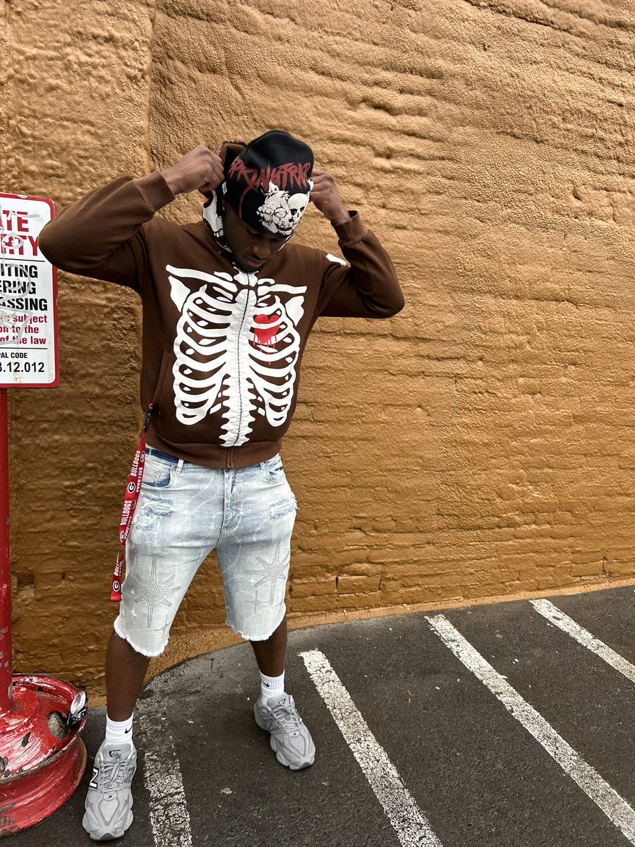 kyreerunit's tweet photo. if i give you aux what we bumping?🤔 https://t.co/pR9pWMD8Yr