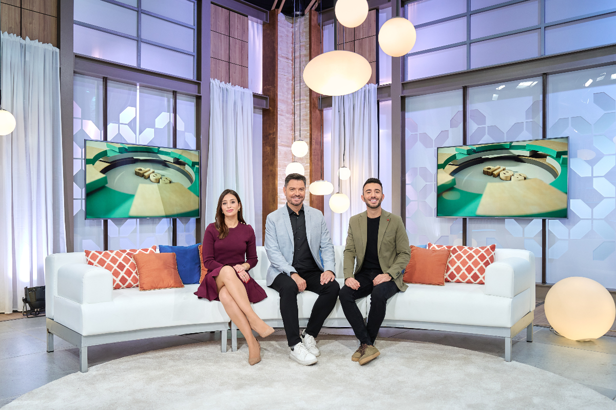 IB3 (@ib3) on Twitter photo 🎉 Avui és un dia molt especial! <a href="/CincDiesIB3/">Cinc Dies IB3</a> celebra 2.000 programes en antena! 🥳📺
✨ Estrenam nou plató, nova imatge i un contingut ple de sorpreses per recordar aquests 8 anys d’horabaixes únics!
🎤 Amb <a href="/xiscoumbert/">Xisco Umbert</a>, <a href="/tonirigotv/">Toni Rigo</a> i <a href="/JeroMut/">Jero Mut</a> al capdavant… no t’ho pots 🎉 Avui és un dia molt especial! <a href="/CincDiesIB3/">Cinc Dies IB3</a> celebra 2.000 programes en antena! 🥳📺
✨ Estrenam nou plató, nova imatge i un contingut ple de sorpreses per recordar aquests 8 anys d’horabaixes únics!
🎤 Amb <a href="/xiscoumbert/">Xisco Umbert</a>, <a href="/tonirigotv/">Toni Rigo</a> i <a href="/JeroMut/">Jero Mut</a> al capdavant… no t’ho pots