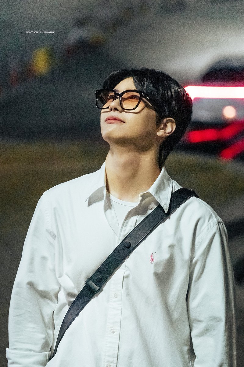 lighton1109's tweet photo. 250424 드림하이 퇴근길 HQ

😎👍🏻

#강승식 #승식 #SEUNGSIK #スンシク https://t.co/FGn62DmGht