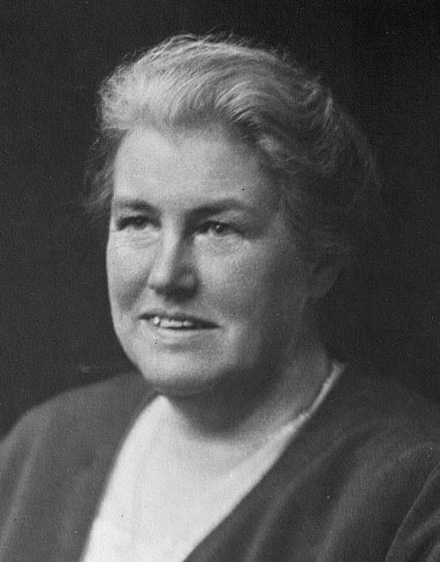 PastMedHistory's tweet photo. Dame Louisa Aldrich-Blake, the pioneering physician and surgeon. She was the first woman in Britain to be awarded the degree of Master of Surgery. #histmed #histsurg #historyofmedicine #historyofsurgery #WomenInMedicine #pastmedicalhistory https://t.co/3vGlWaJa7E