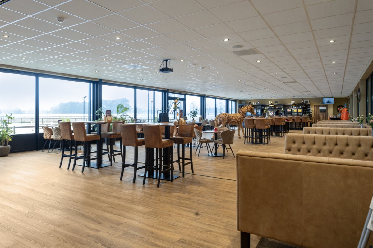 Buitenlands aanbod 🌎
⁠
🇧🇪 België
📍 Oud-Turnhout

• Horecaruimte bij Ruiterlijk Genoegen
• 150 zitplaatsen binnen &amp; 100 zitplaatsen terras
• Verhuur vastgoed &amp; overname bedrijfsexploitatie
⁠
Meer info &amp; details 🔗 horecaspot.nl/aanbod/buitenl…