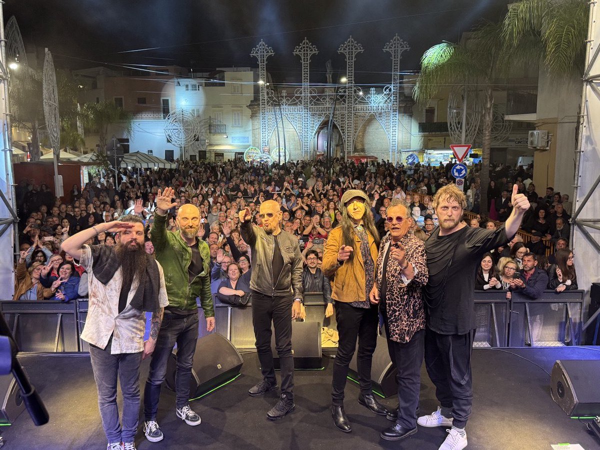 Ieri sera ci siamo proprio divertiti.
E anche voi, direi.