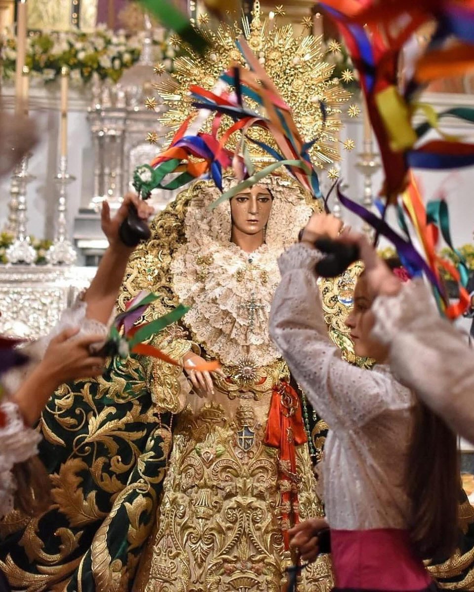 𝐈𝐝𝐞𝐧𝐭𝐢𝐝𝐚𝐝 𝐲 𝐚𝐫𝐫𝐚𝐢𝐠𝐨 𝐬𝐞 𝐯𝐢𝐬𝐭𝐞𝐧 𝐝𝐞 𝐦𝐚𝐧𝐭𝐨 𝐯𝐞𝐫𝐝𝐞 𝐡𝐚𝐜𝐢𝐚 𝐥𝐚 𝐞𝐭𝐞𝐫𝐧𝐢𝐝𝐚𝐝.

#EsperanzaEnRoma 

📸 <a href="/FernandoRUIzNar/">Fernando Ruiz Narváez</a>