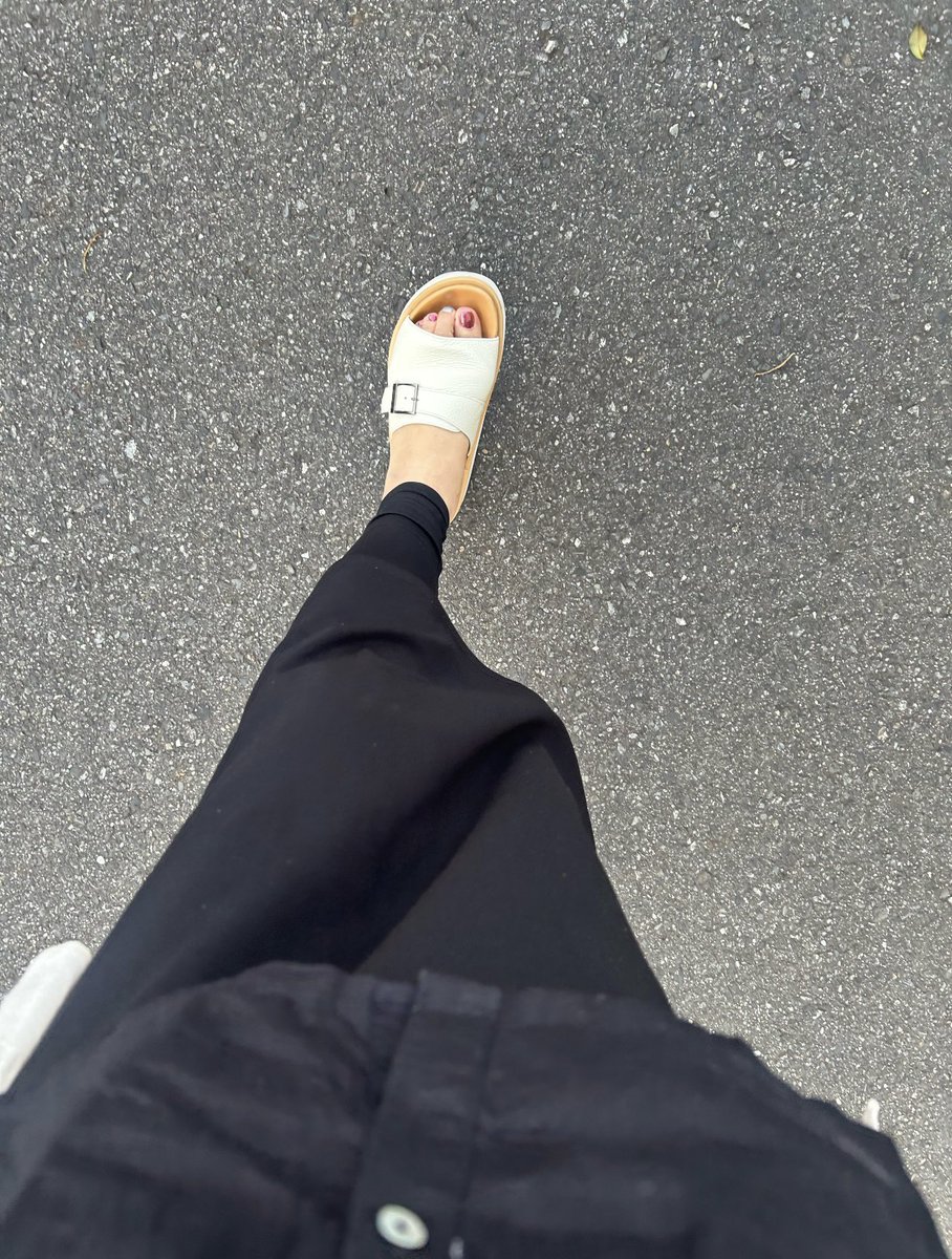 uknow_viennois's tweet image. GW残り2日で美容院へ✨
オソロサンダルが嬉しいお天気で🐶💕
#岩田剛典
#NERDMIND