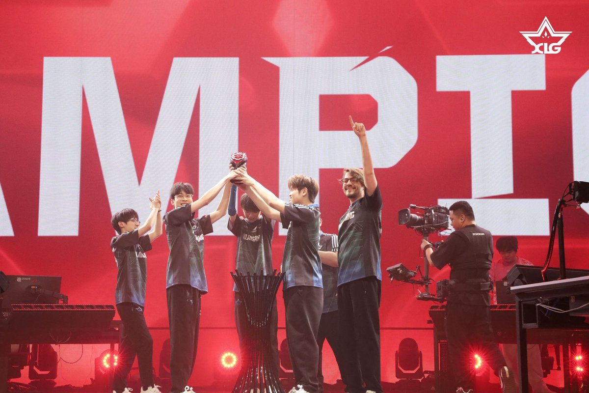 Post-Match Photos | 2025 #VCTCN Stage 1 Grand Final
Chasing the Direction of Dreams, Growing Every Step of the Way
#ShineAndRise