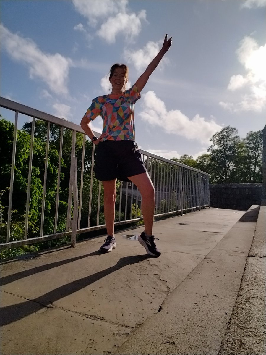 MillingtonSally's tweet photo. Morning 5km run 
A lovely lap of the walls before the clouds came in.  No matter how many times I run on the walls, I always forget how many blooming steps there are! 😂
Happy Monday! 😃🏃‍♀️
#York #Running https://t.co/Sl520PiF11